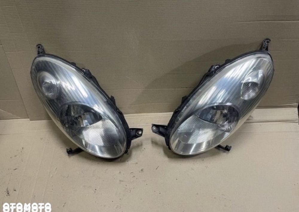 Reflektor lampa przód przednia Nissan Micra k12 - 1