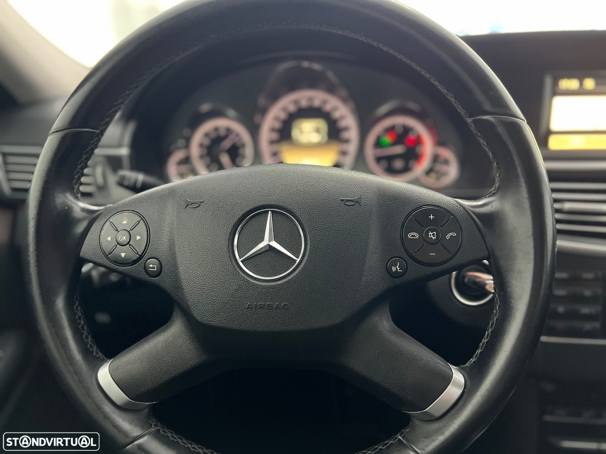 Mercedes-Benz E 250 CDi Avantgarde BlueEfficiency - 17