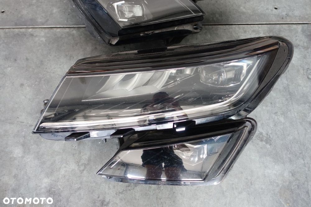 LAMPA LEWY PRAWY PRZÓD KODIAQ FULL LED - 2