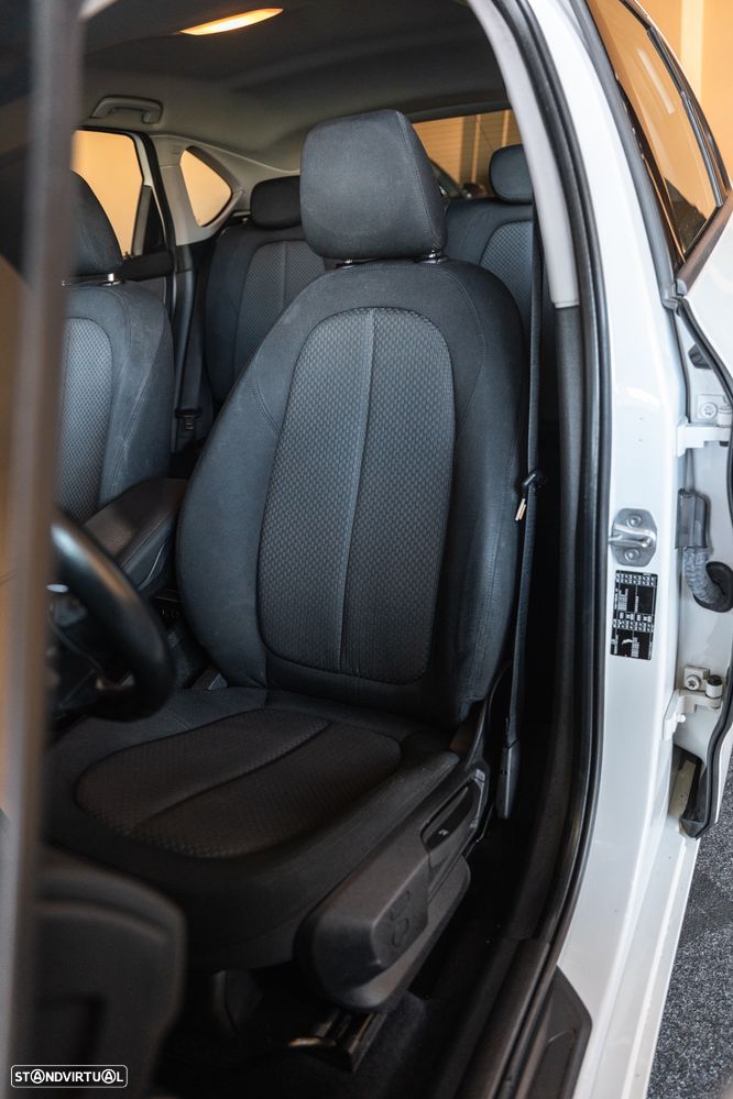 BMW 214 Active Tourer d Luxury Line - 15