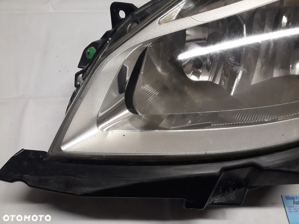 LAMPA LEWY PRZÓD RENAULT CLIO III 2005-2009  7701061071 - 2