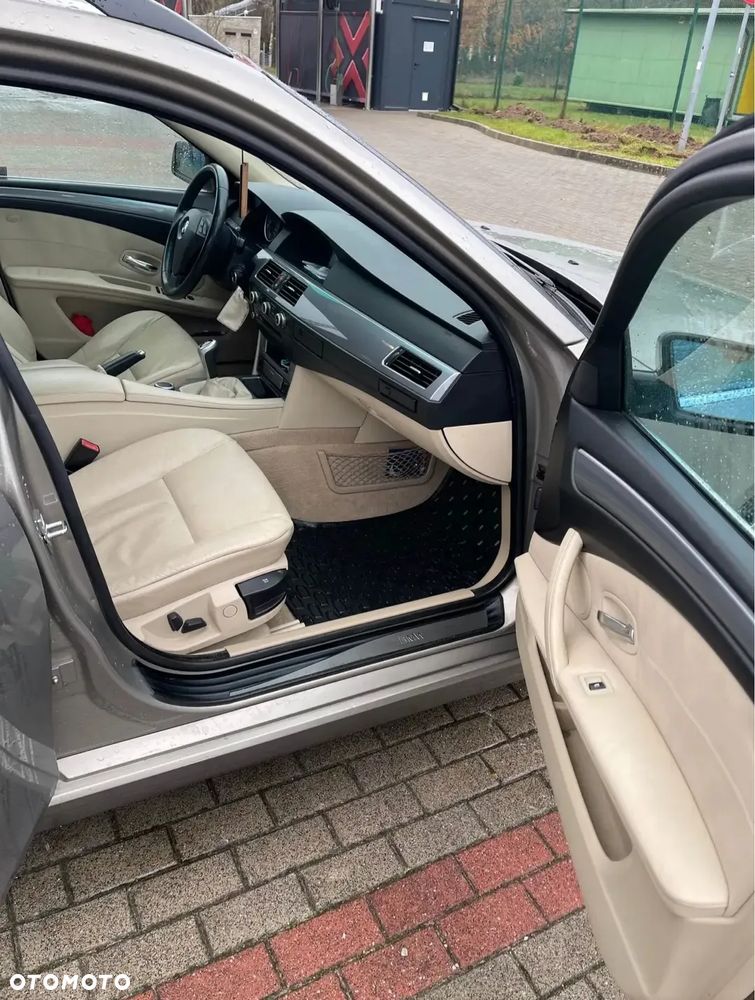 BMW Seria 5 520d Touring - 6