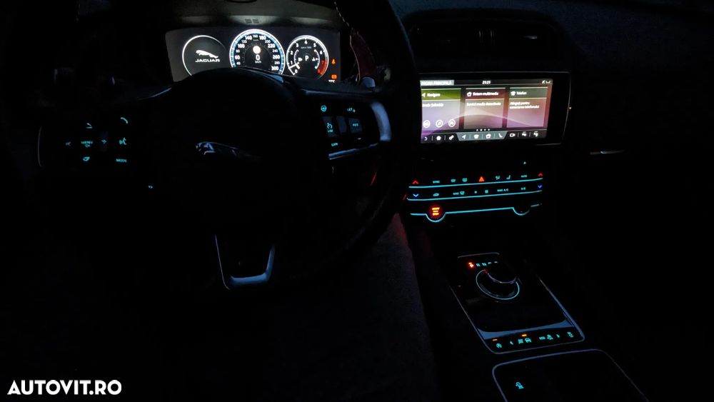 Jaguar F-Pace S AWD - 7