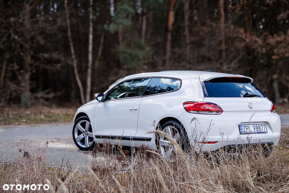 Volkswagen Scirocco 2.0 TDI DSG - 4