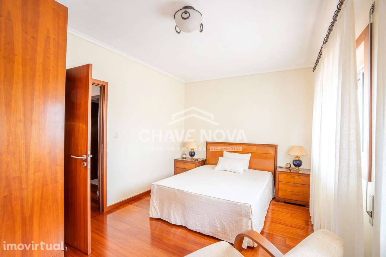 Moradia T4 com Jardim e Garagem a 3Km da Praia - Grande imagem: 2/25