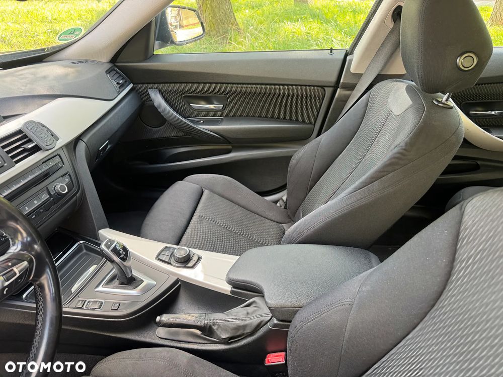 BMW 3GT 320d Sport Line - 23
