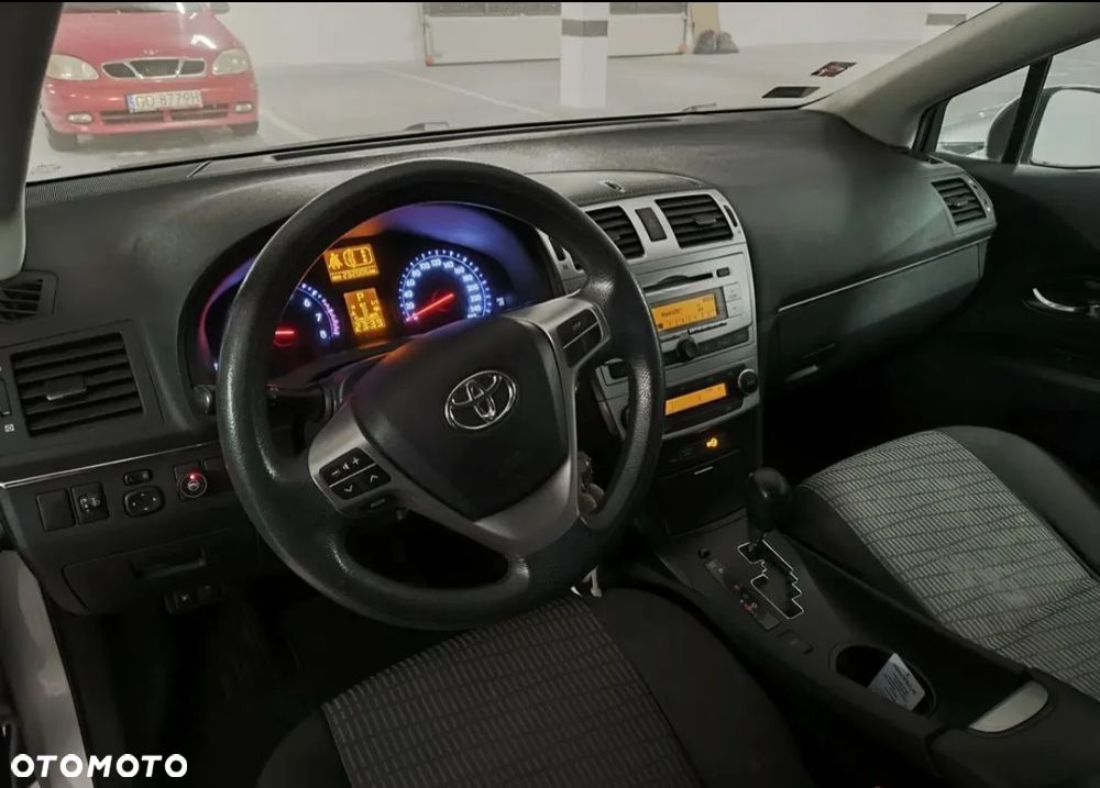 Toyota Avensis 1.8 Active MS - 4