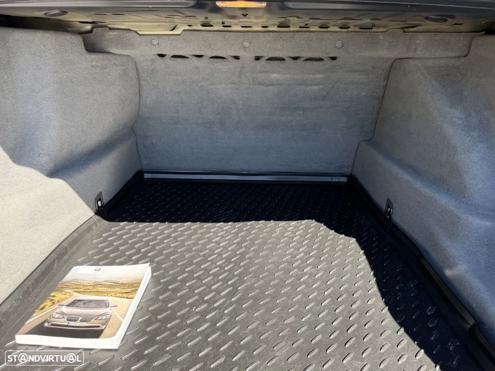 BMW 740 d Pack M - 33