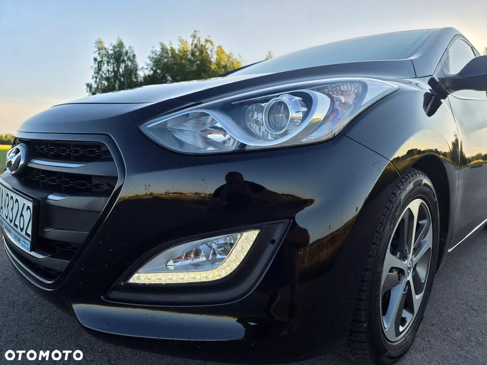 Hyundai i30 blue 1.6 CRDi Classic Navigation - 23