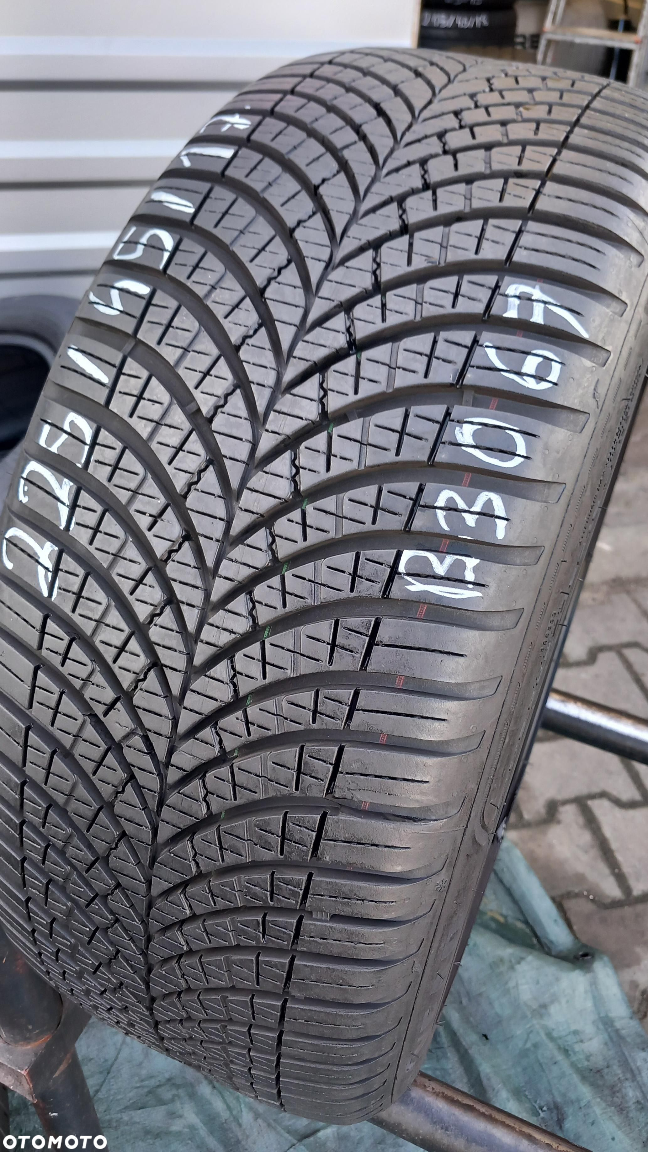 225/45/17 Goodyear Vector 4 Seasons 94W - 2