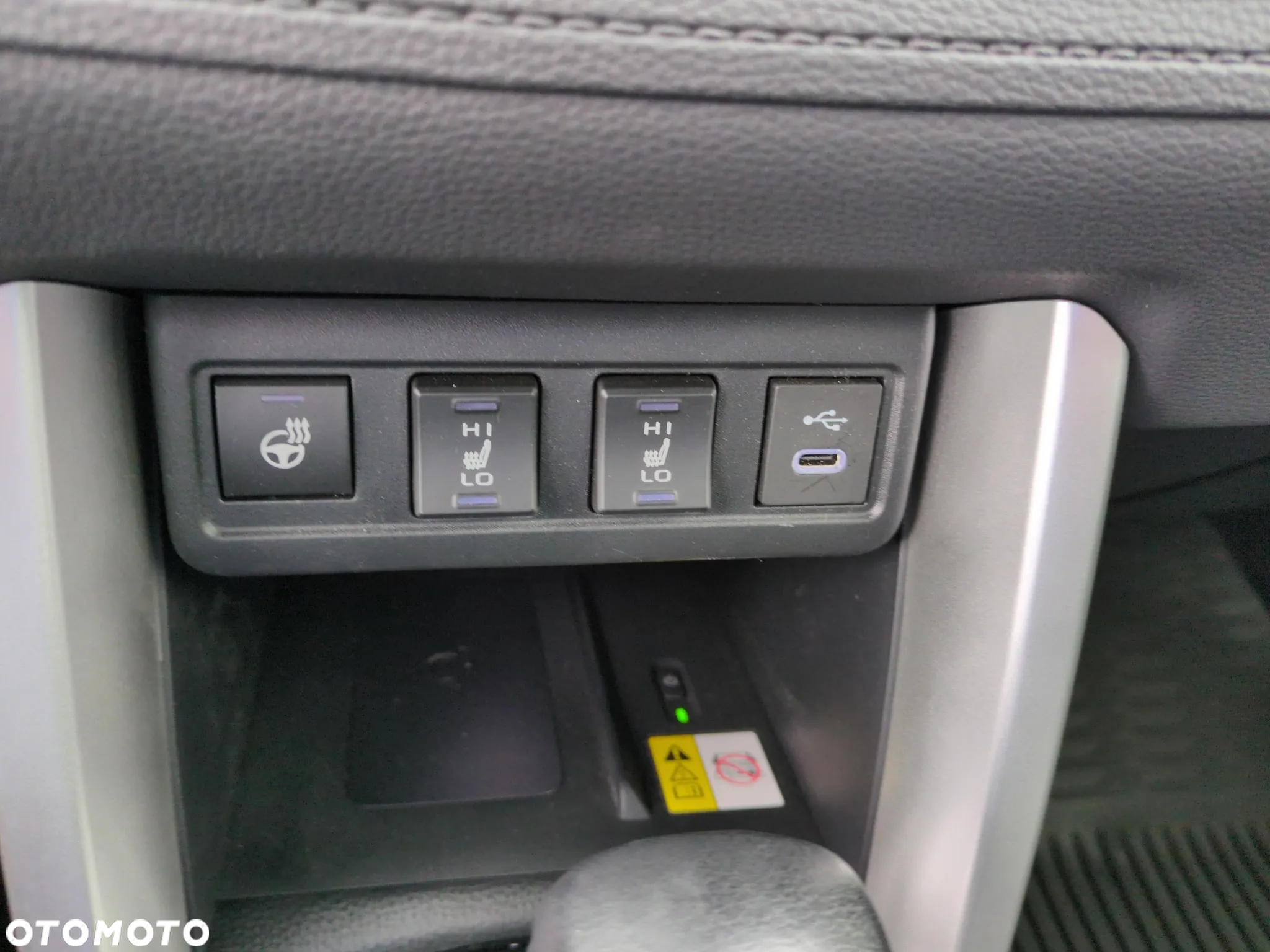 Toyota Corolla 2.0 Hybrid Executive - 16