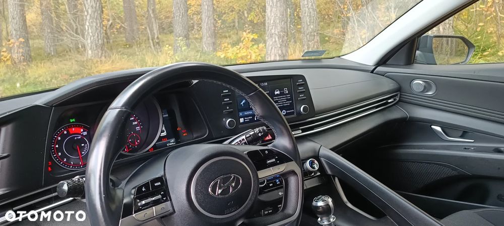 Hyundai Elantra - 7
