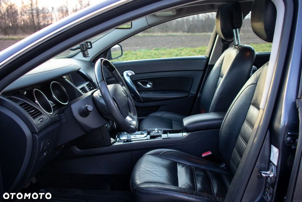 Renault Latitude - 24