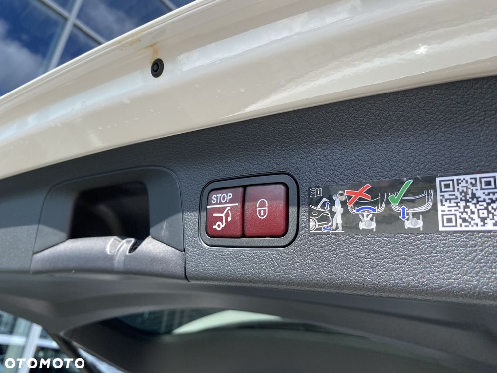 Mercedes-Benz GLS - 38