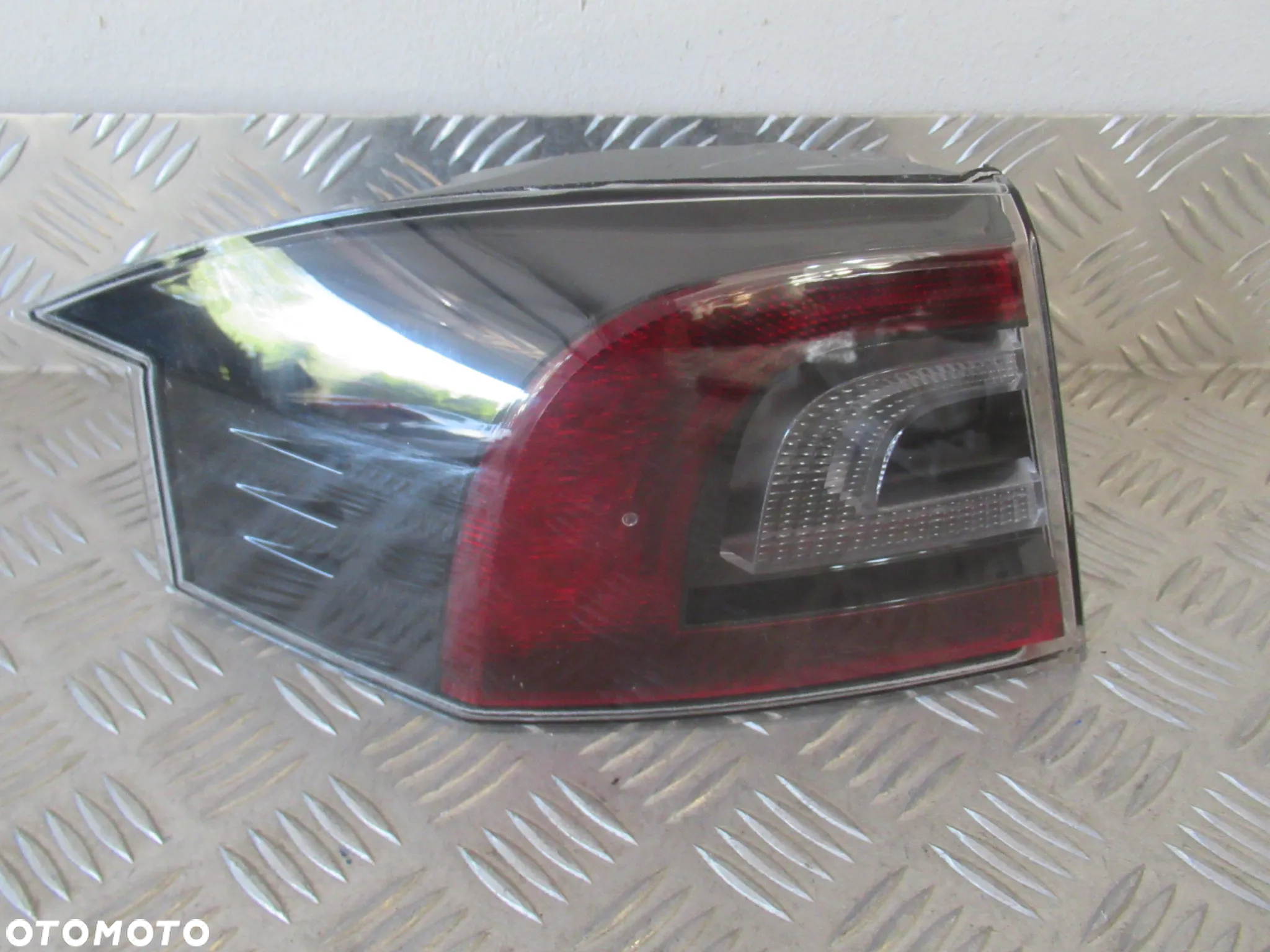 LAMPA TYLNA TYŁ LEWA TESLA MODEL S LIFT 6005920-00-J - 6