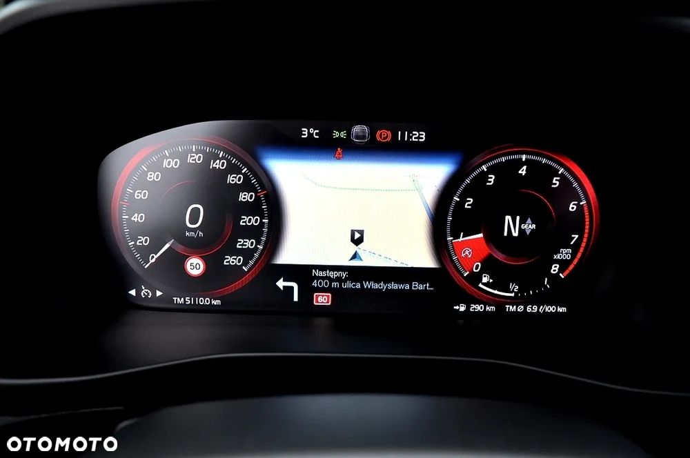 Volvo XC 40 T2 Momentum Pro - 34