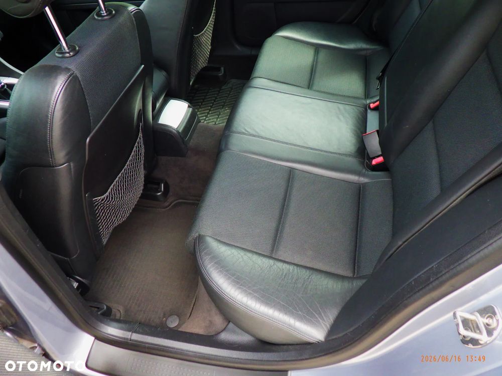 Audi A4 Avant 2.5 TDI - 19