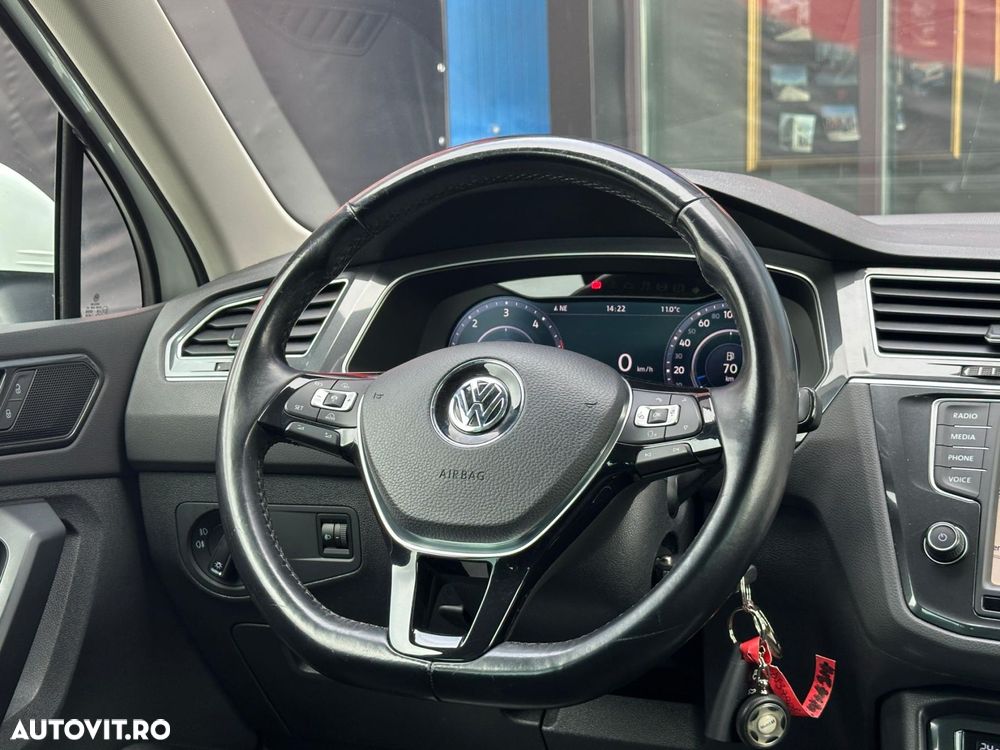 Volkswagen Tiguan - 8