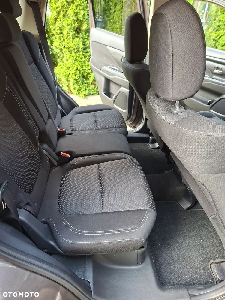 Mitsubishi Outlander 2.0 Intense 4WD CVT - 17