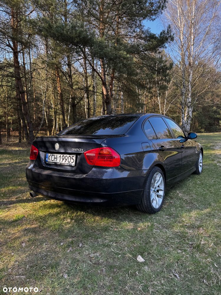 BMW Seria 3 320i - 14