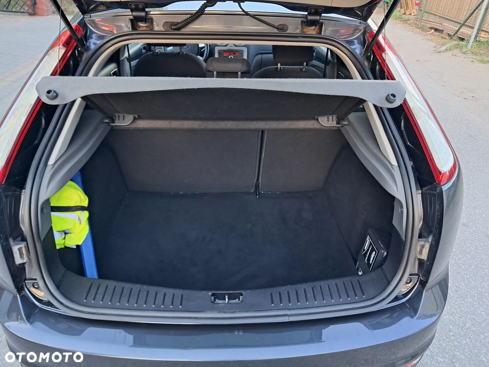 Ford Focus 1.6 16V Ambiente - 8