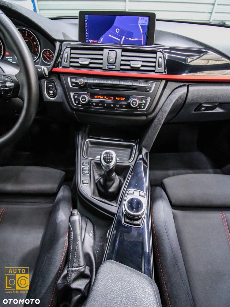 BMW Seria 3 320i M Sport - 16
