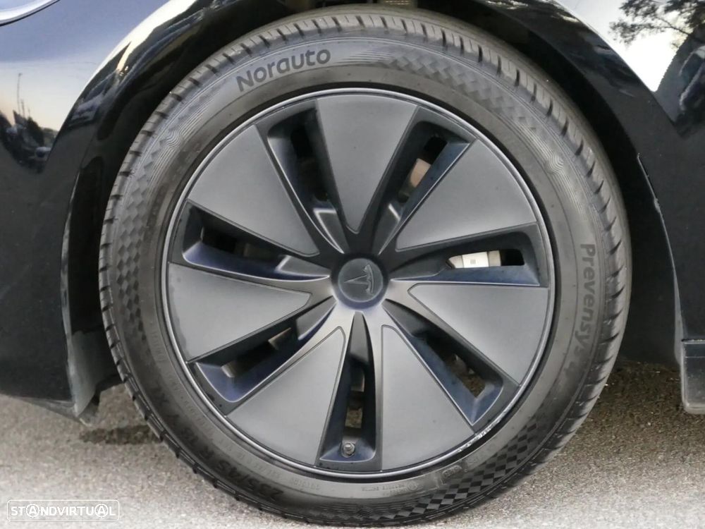 Tesla Model 3 - 8