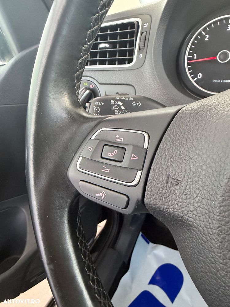 Volkswagen Polo 1.6 TDI DSG Life - 18