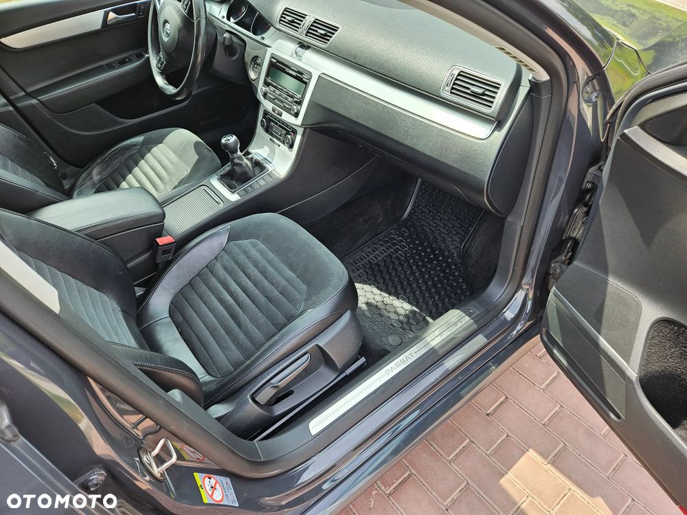 Volkswagen Passat 2.0 TDI Highline - 19