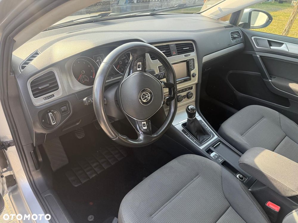 Volkswagen Golf - 18