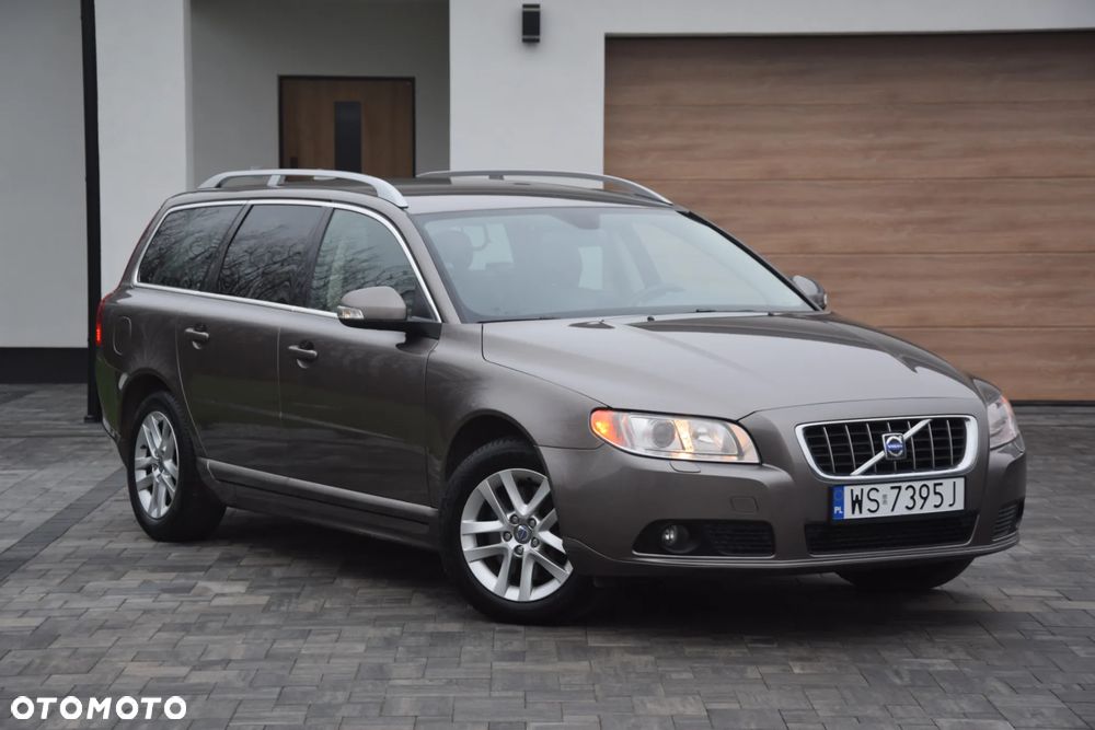 Volvo V70 2.5T Summum - 2