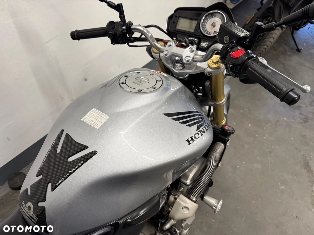 Honda Hornet - 30