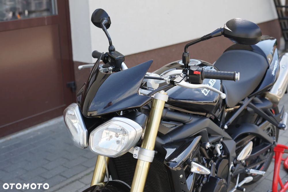Triumph Street Triple - 30