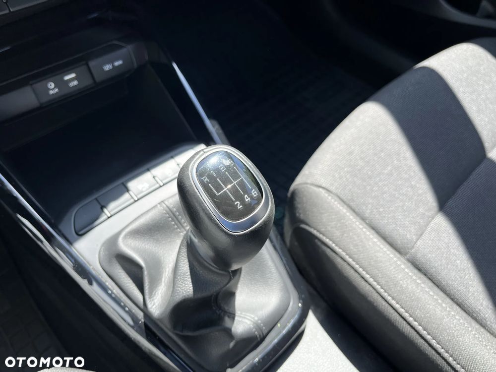 Kia Rio 1.4 L - 15