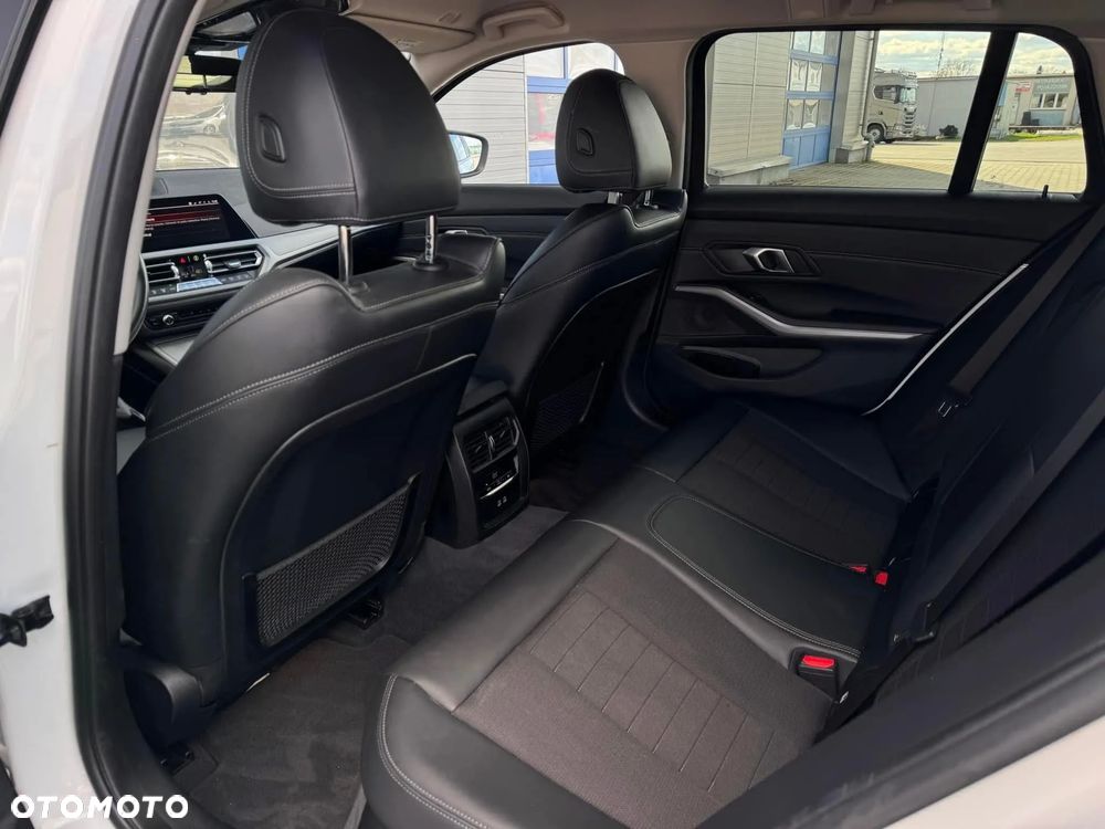 BMW Seria 3 - 13