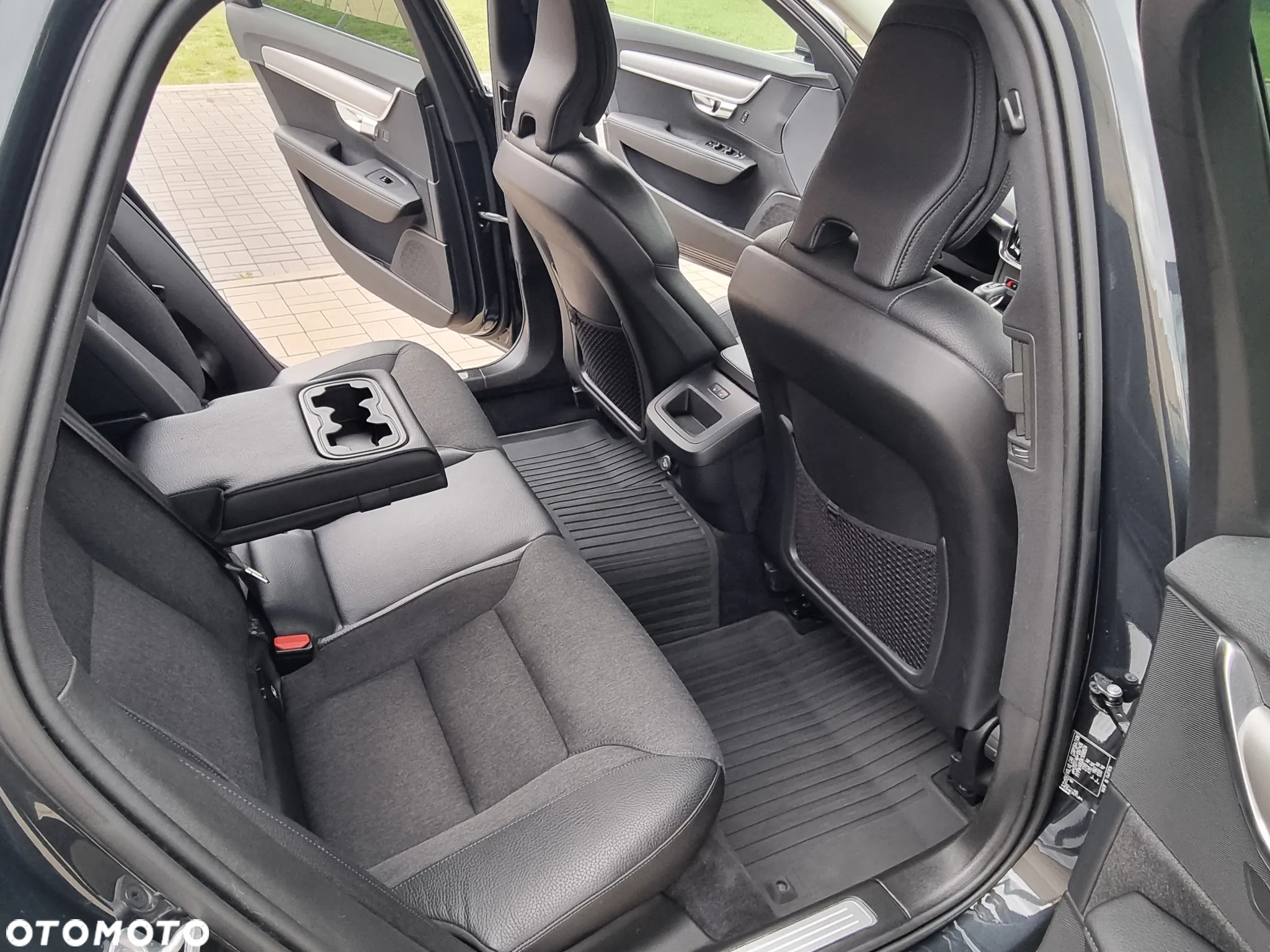 Volvo V90 D4 Geartronic Momentum Pro - 20