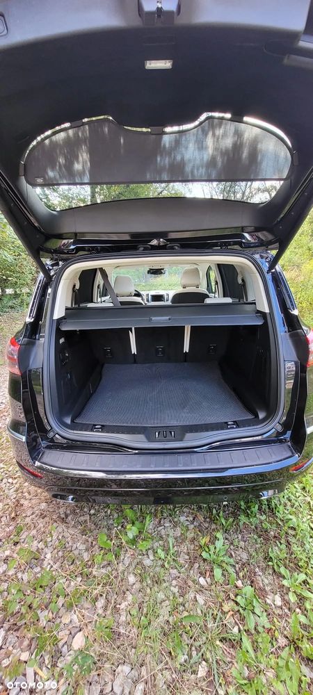 Ford S-Max - 17