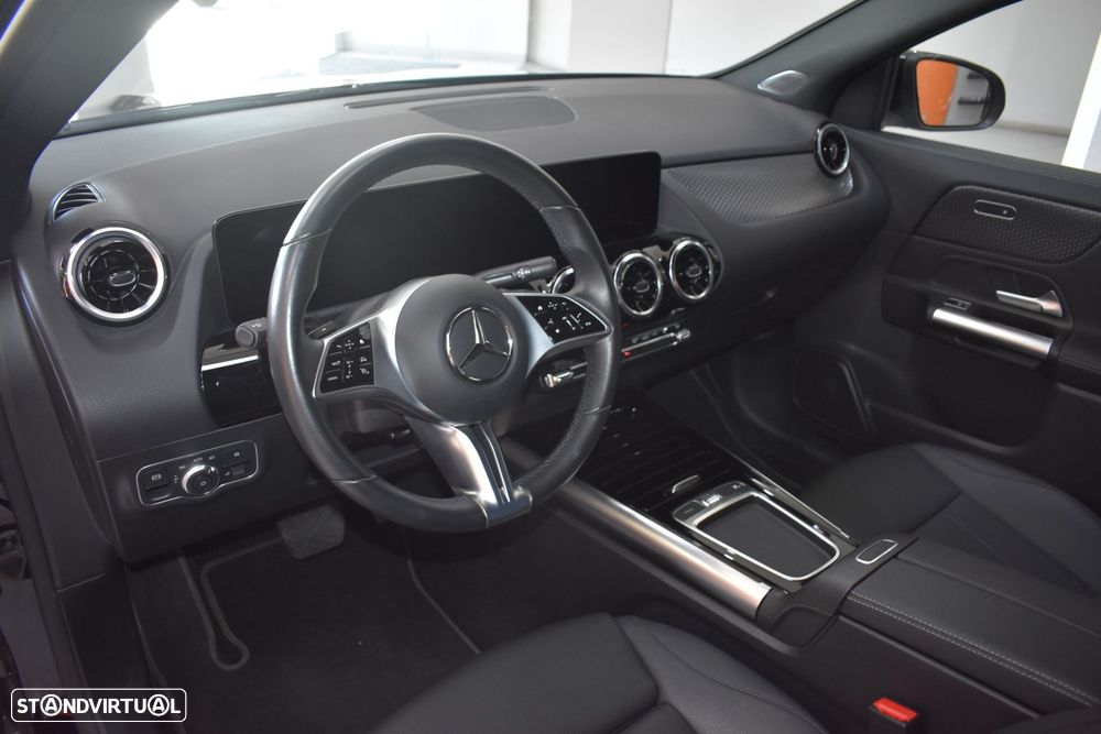 Mercedes-Benz GLA 250 - 25