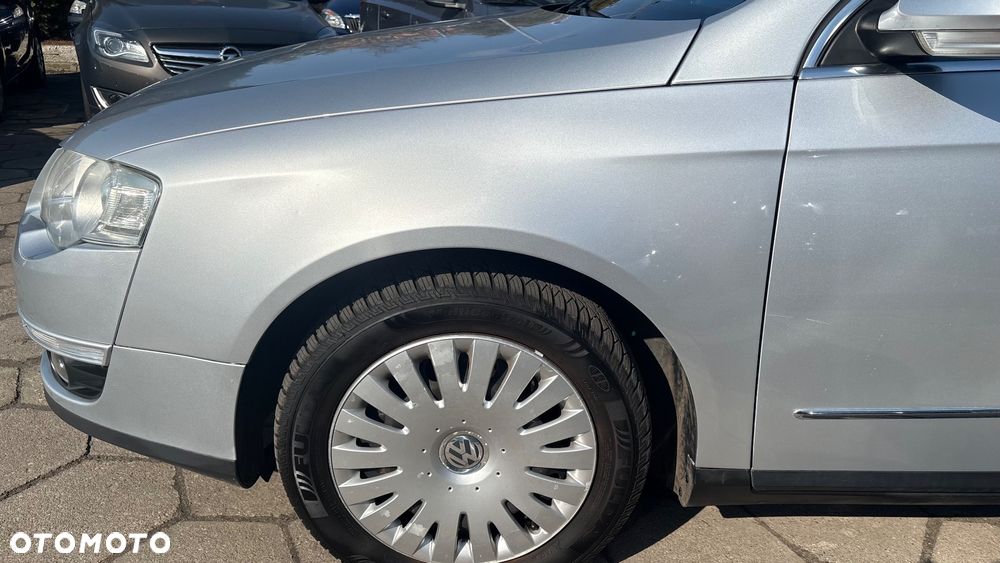 Volkswagen Passat 1.6 FSI Comfortline - 12