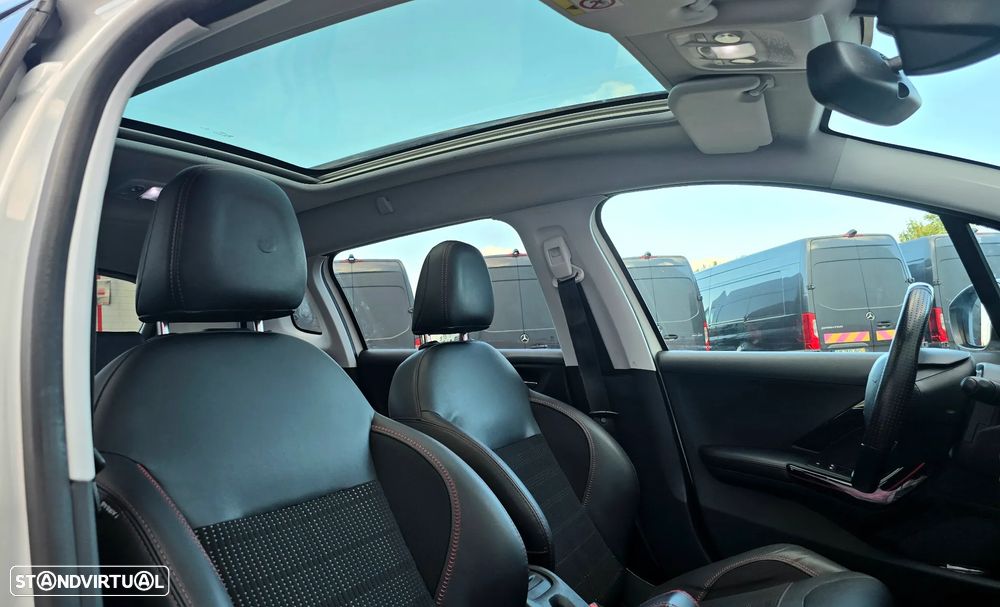 Peugeot 2008 PureTech 110 Stop&Start EAT6 GT-Line Edition - 24
