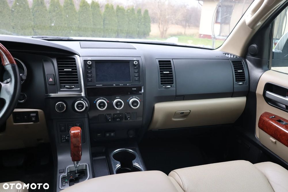 Toyota Sequoia - 19