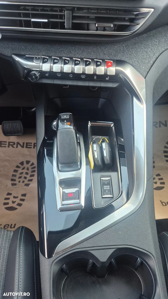 Peugeot 3008 PHEV EAT8 Allure - 19