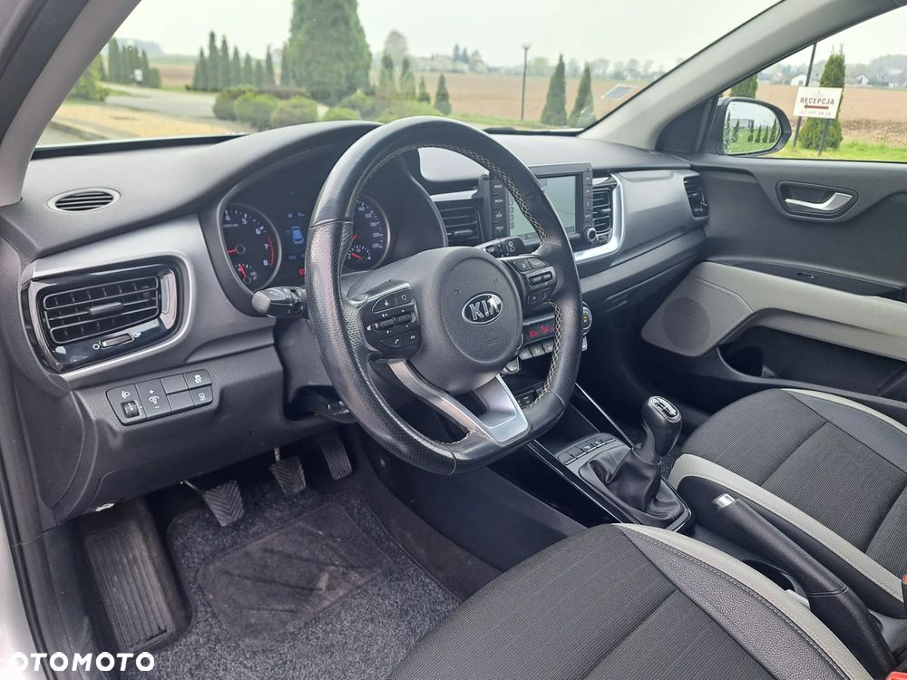 Kia Stonic 1.0 T-GDI MHEV L Business Line - 11