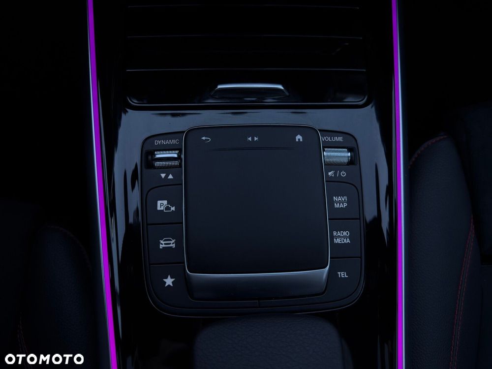 Mercedes-Benz GLB - 21