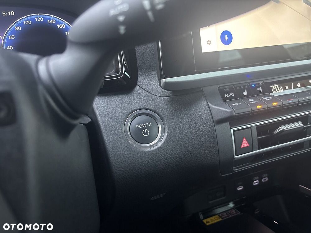 Toyota Camry - 28