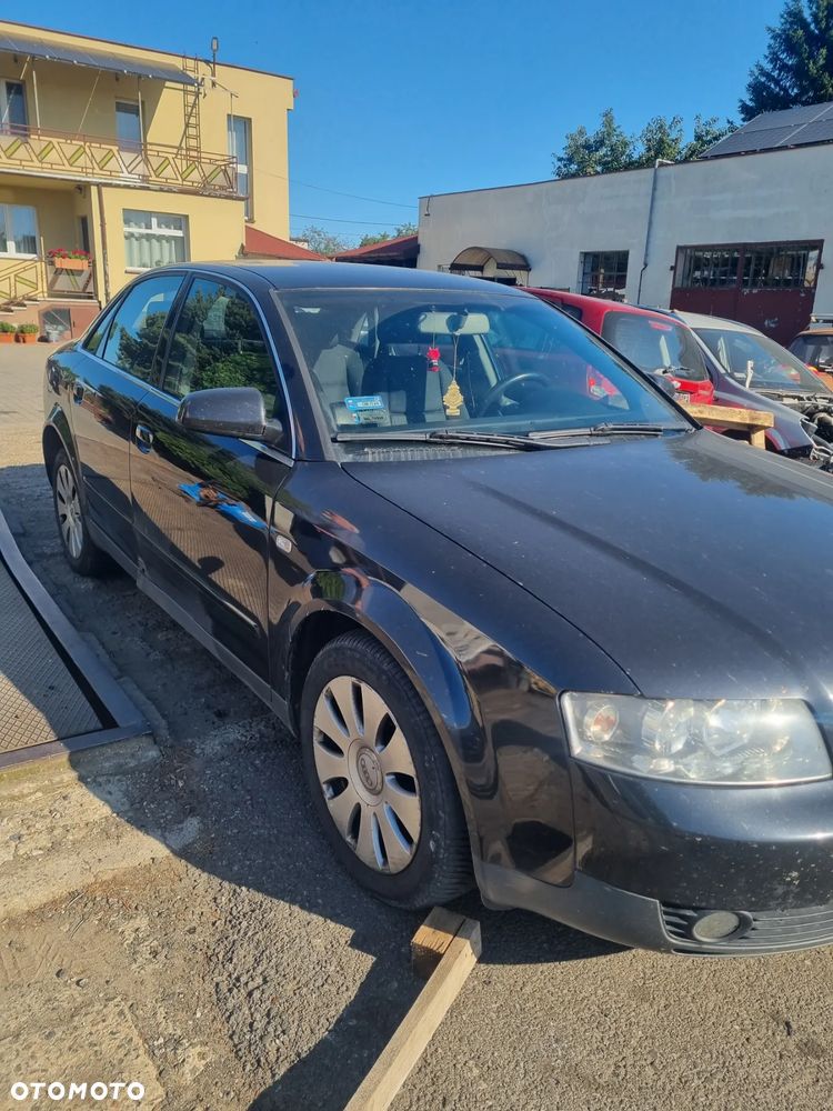Audi a4 b6 sedan 1.9 tdi AVB 101km skrzynia hfa lakier LZ9W navi na części - 4