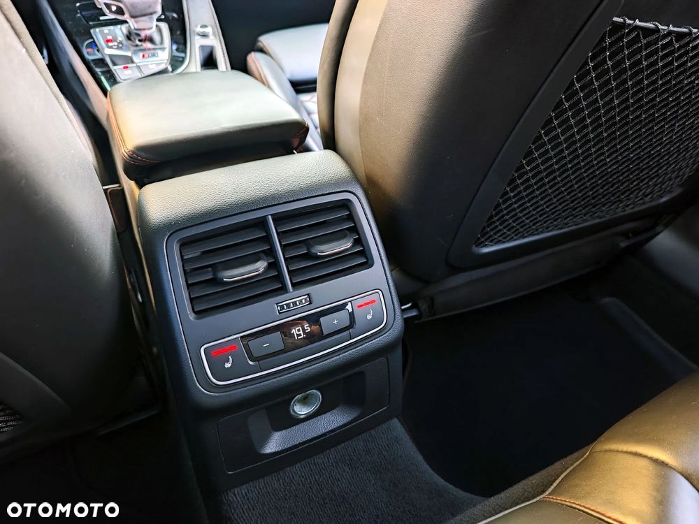Audi RS4 Avant - 29