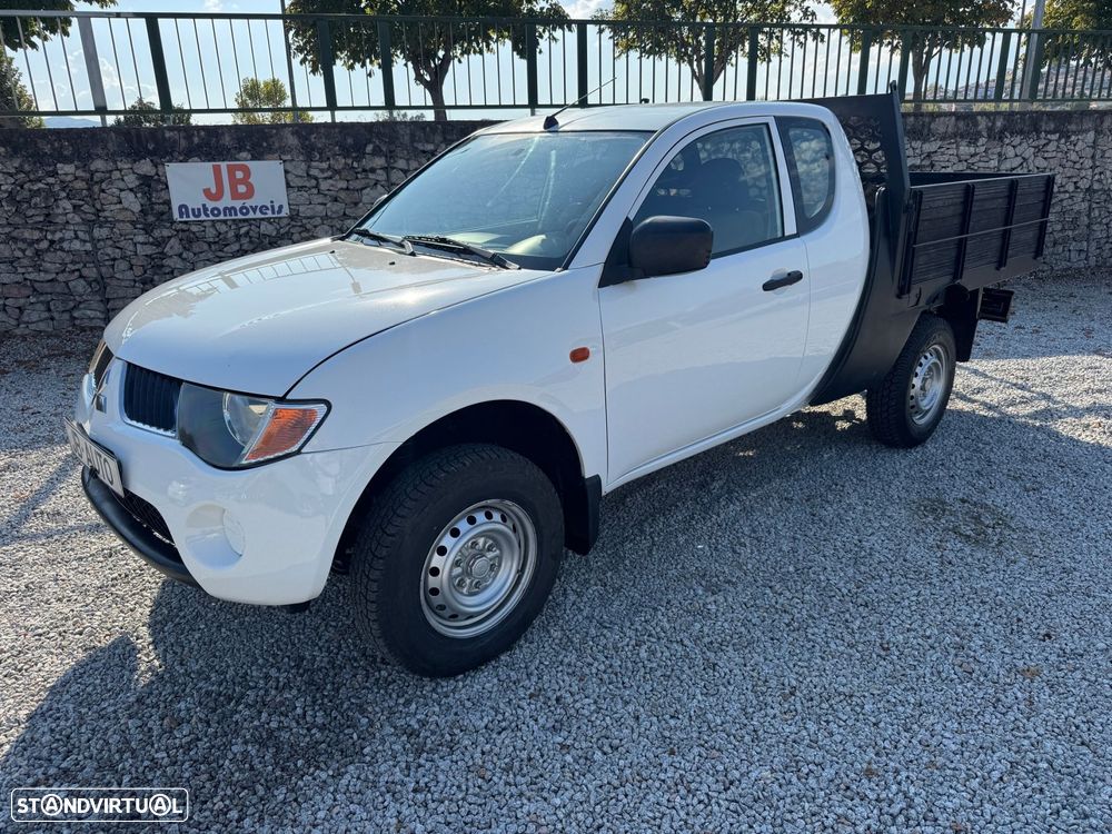 Mitsubishi L200 2.5 DI-D Club Invite 3L 4WD - 1