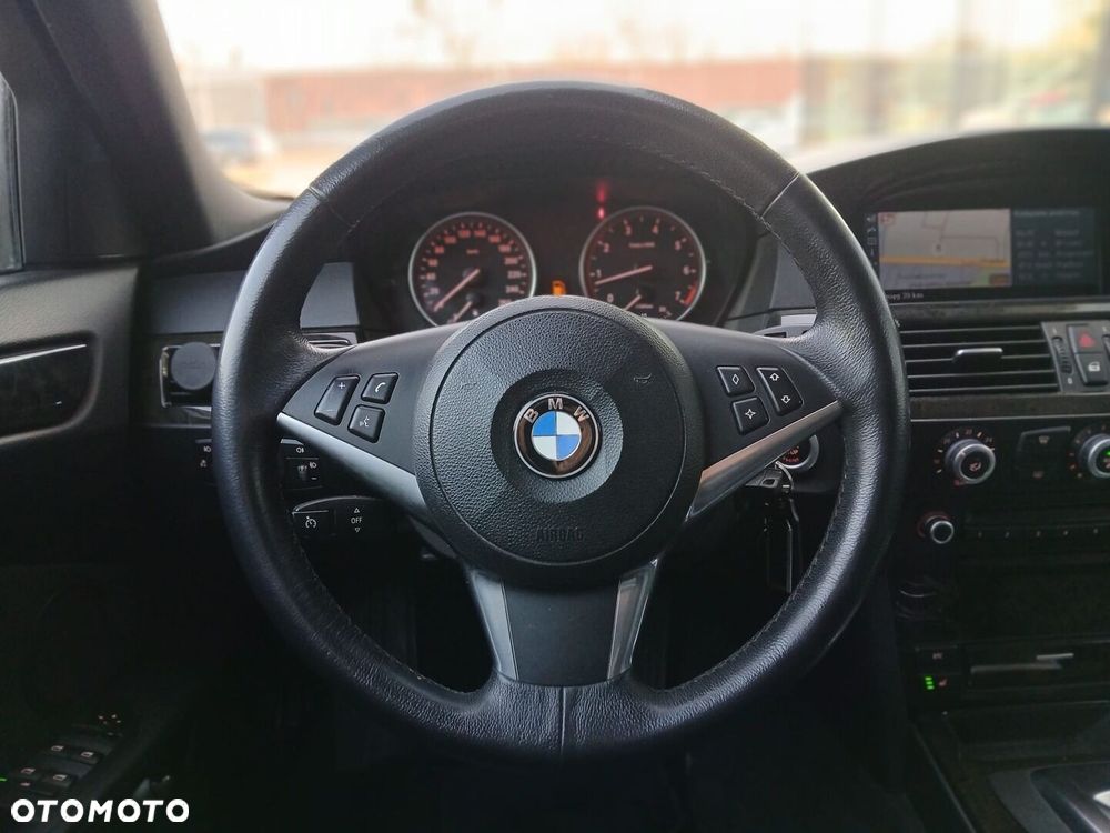 BMW Seria 5 540i - 14