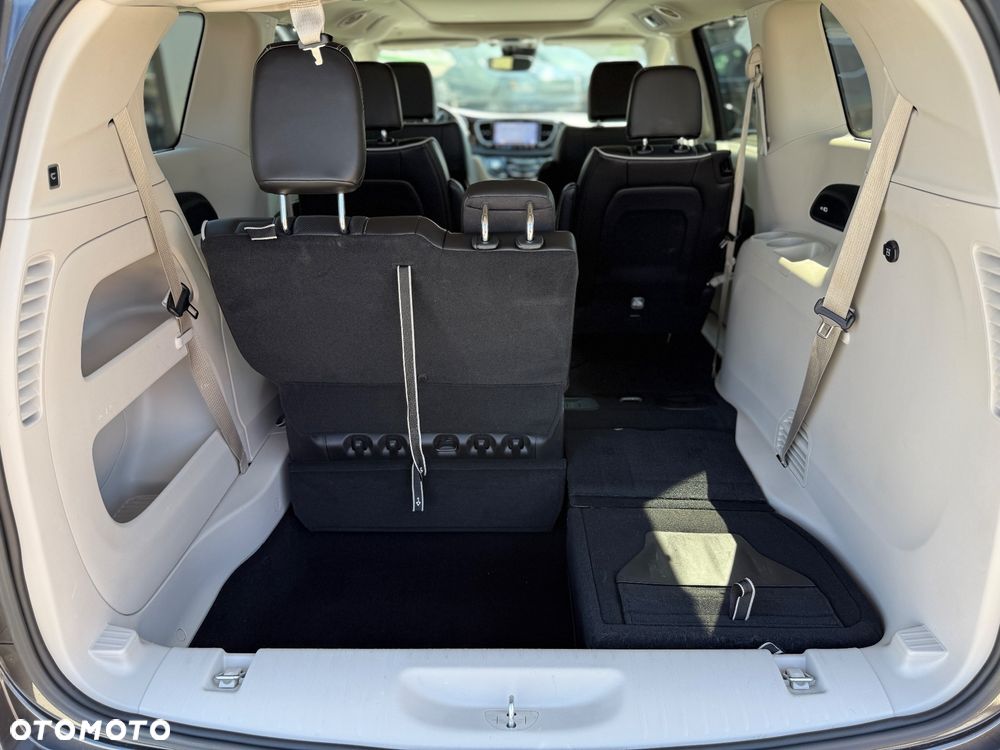 Chrysler Pacifica - 30